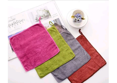 Рушники, пледи в асортименті