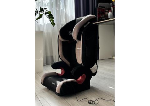 Продам вживане дитяче автокрісло Recaro Monza Nova