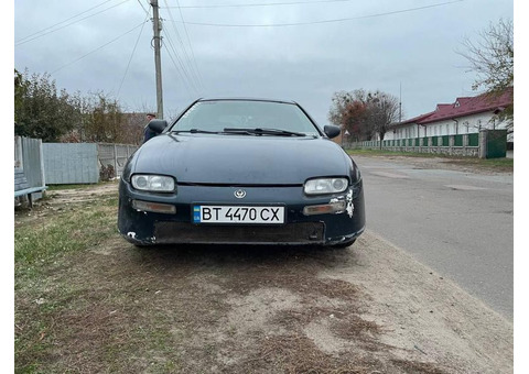 Продам авто Mazda 323F 1.5 л газ/бензин — на ходу, ціна 1200 доларів