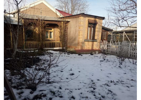 Продам невеликий будинок ,ст.м.Індустріальна